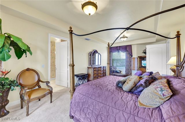 530 Avellino Isles CIR 7-201, Naples, FL 34119