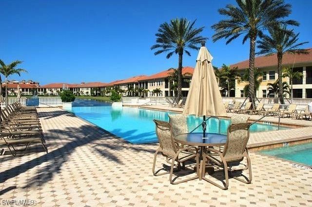 530 Avellino Isles CIR 7-201, Naples, FL 34119