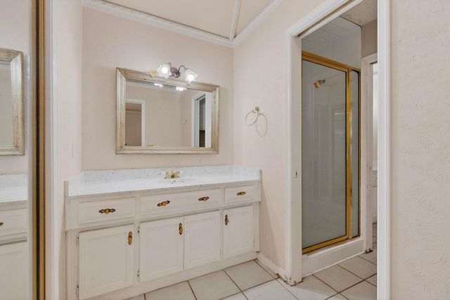 2800 Hedgeway Drive, Arlington, TX 76016