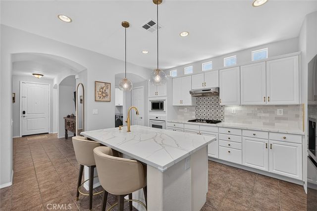 8202 Garden Gate, Chino, CA 91708