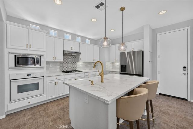 8202 Garden Gate, Chino, CA 91708