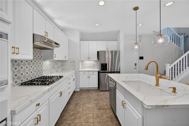 8202 Garden Gate, Chino, CA 91708