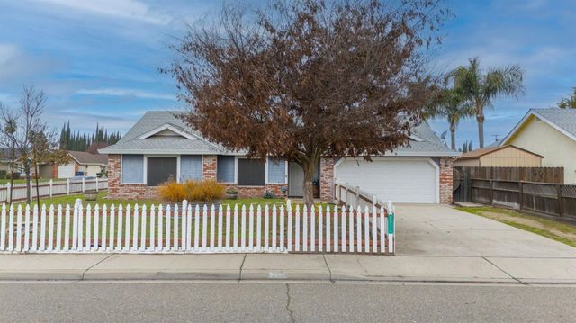 2375 Oxford Ave, Turlock, CA 95382
