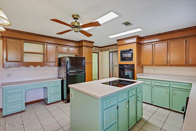 12 Sylwood Place, Jackson, MS 39209