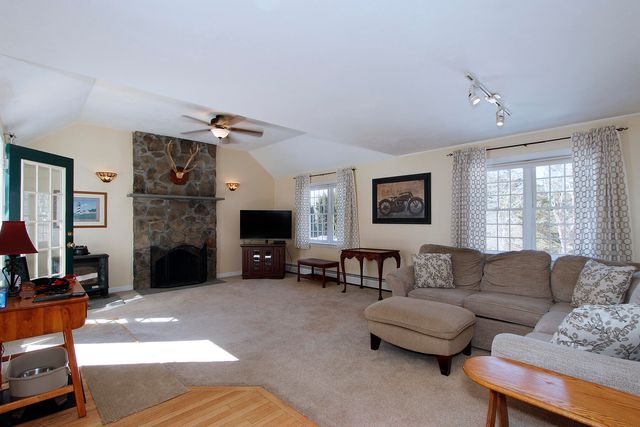 4 Carmela Lane, Buzzards Bay, MA 02532