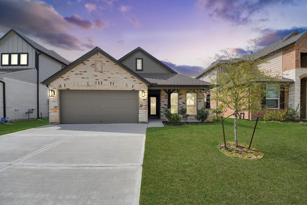 10915 W Fall Fern Circle, Houston, TX 77044