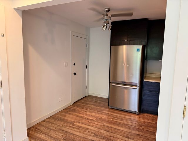 255 E Oak Street 10, Addison, IL 60101