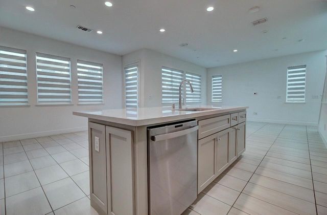 1363 S Shields Ave, Mountain House, CA 95391