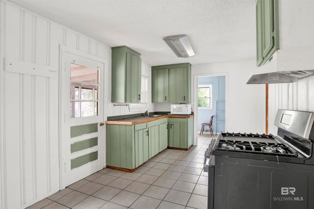 54 Nichols Avenue, Fairhope, AL 36532