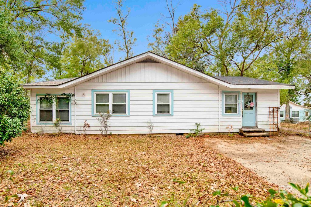 54 Nichols Avenue, Fairhope, AL 36532