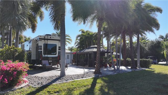 5736 Brightwood DR, Fort Myers, FL 33905