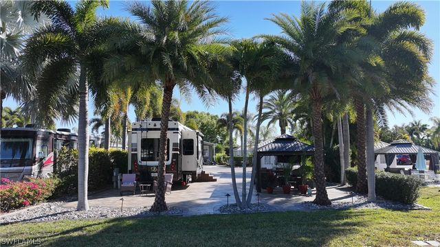 5736 Brightwood DR, Fort Myers, FL 33905