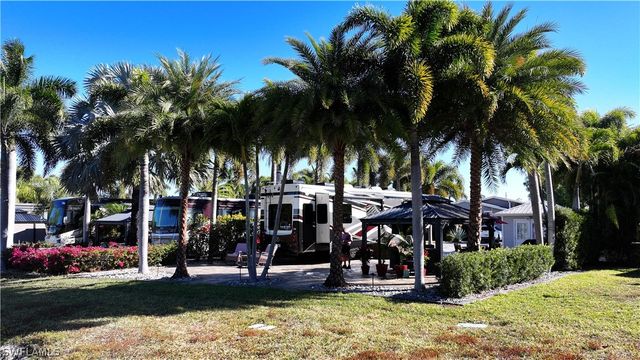 5736 Brightwood DR, Fort Myers, FL 33905