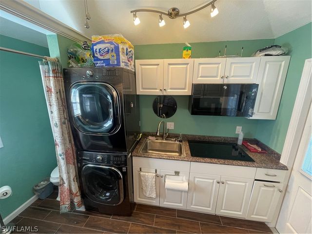 5736 Brightwood DR, Fort Myers, FL 33905