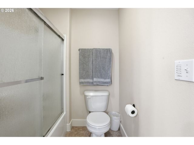 1343 Ne Sunrise Ln, Hillsboro, OR 97124