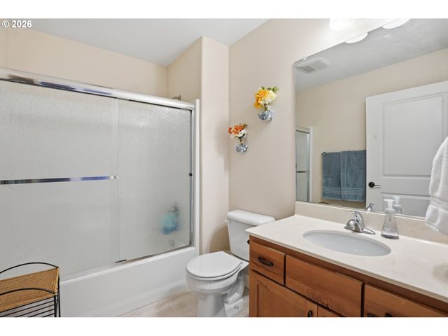 1343 Ne Sunrise Ln, Hillsboro, OR 97124