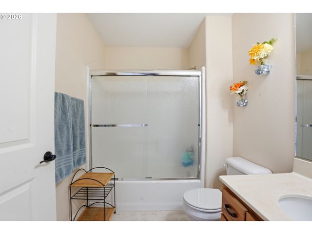 1343 Ne Sunrise Ln, Hillsboro, OR 97124