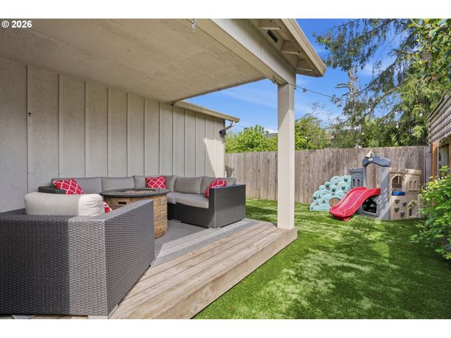 1343 Ne Sunrise Ln, Hillsboro, OR 97124