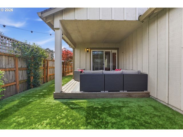 1343 Ne Sunrise Ln, Hillsboro, OR 97124