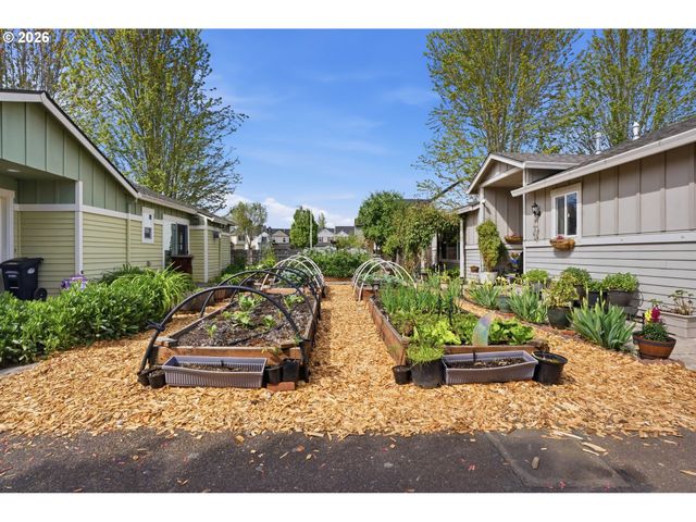 1343 Ne Sunrise Ln, Hillsboro, OR 97124