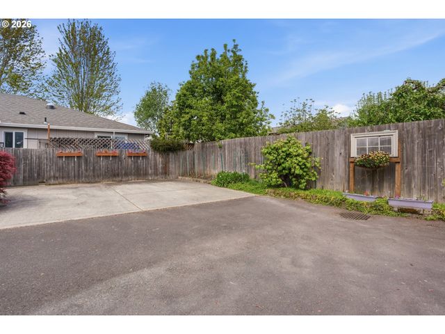 1343 Ne Sunrise Ln, Hillsboro, OR 97124