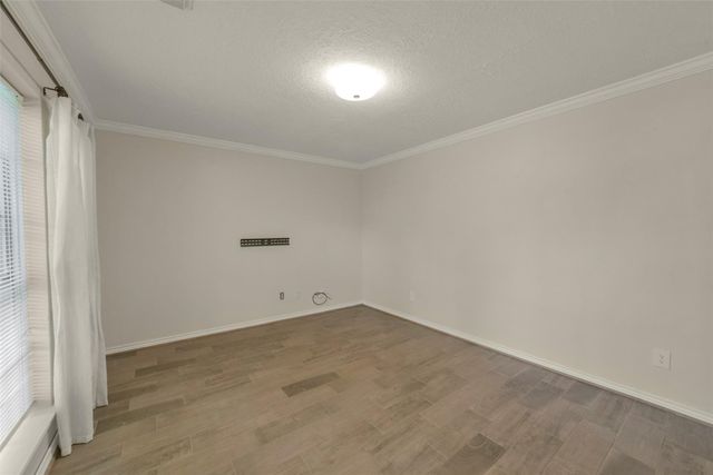 126 Shadow Wood Drive, Sugar Land, TX 77498