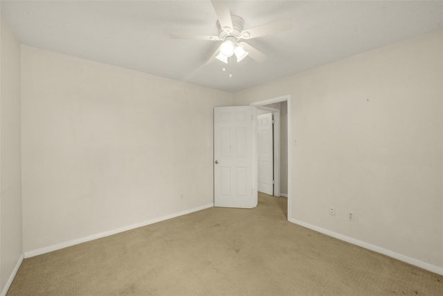 126 Shadow Wood Drive, Sugar Land, TX 77498