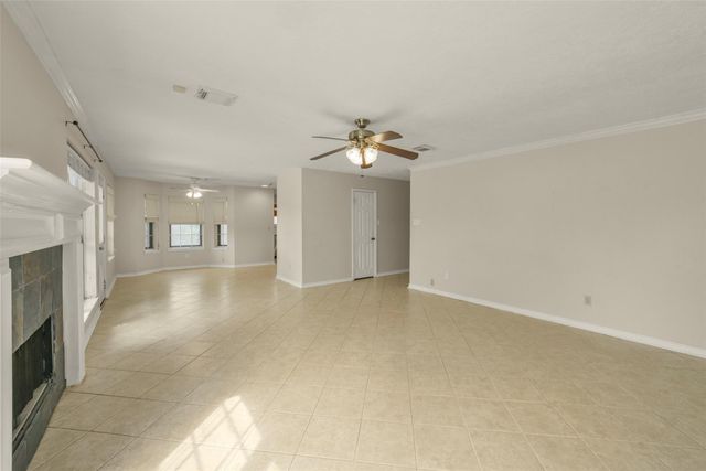 126 Shadow Wood Drive, Sugar Land, TX 77498