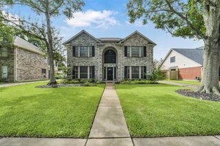126 Shadow Wood Drive, Sugar Land, TX 77498