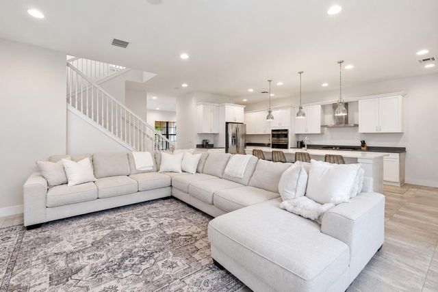 13334 Machiavelli Way, Palm Beach Gardens, FL 33418
