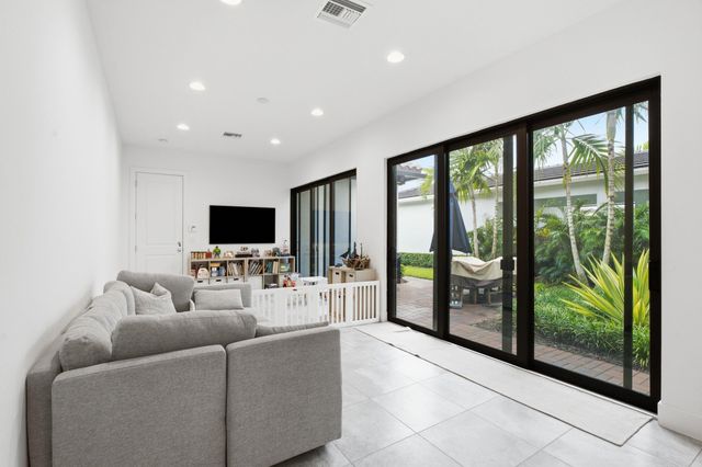 13334 Machiavelli Way, Palm Beach Gardens, FL 33418