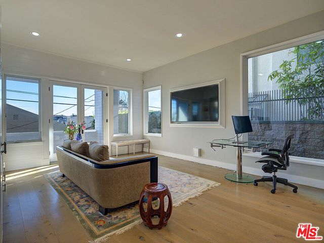 7800 Veragua Drive, Playa Del Rey, CA 90293