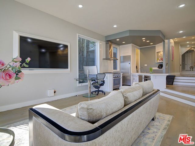 7800 Veragua Drive, Playa Del Rey, CA 90293