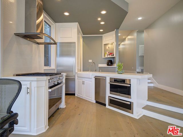 7800 Veragua Drive, Playa Del Rey, CA 90293