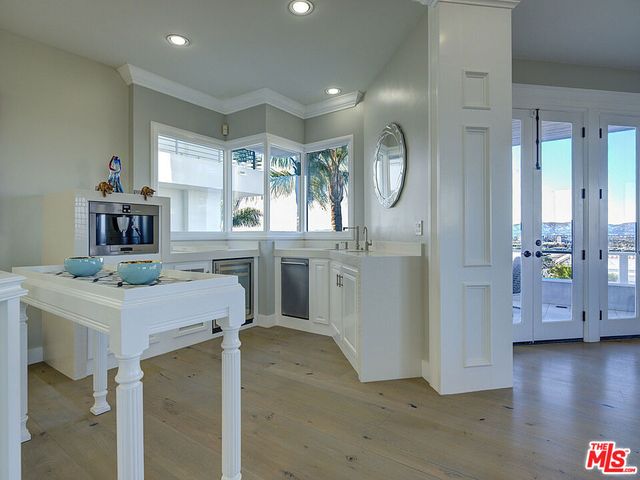 7800 Veragua Drive, Playa Del Rey, CA 90293