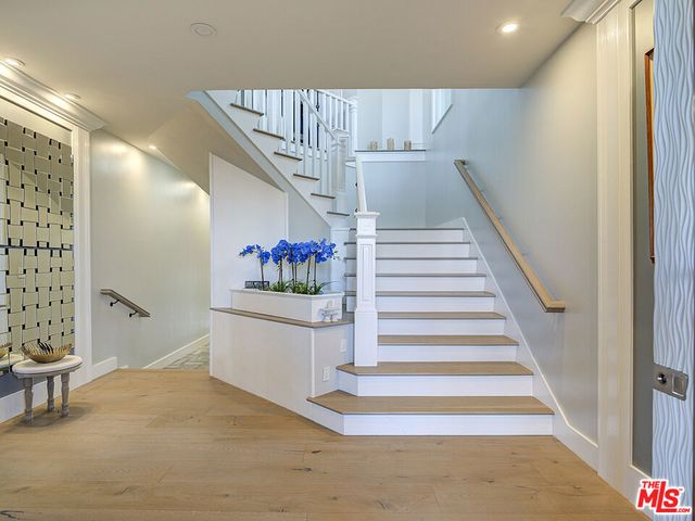 7800 Veragua Drive, Playa Del Rey, CA 90293