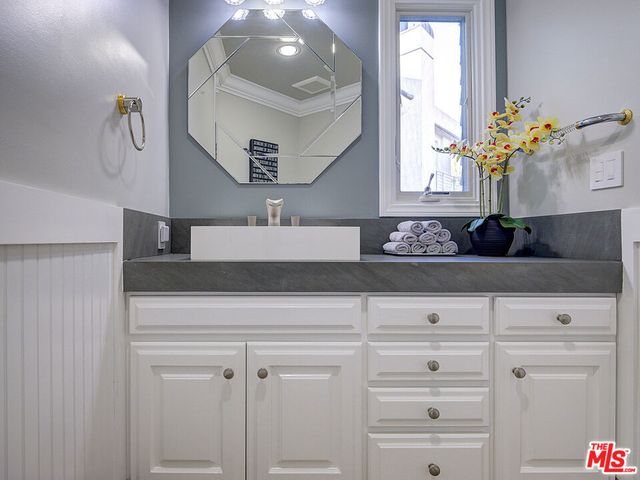 7800 Veragua Drive, Playa Del Rey, CA 90293