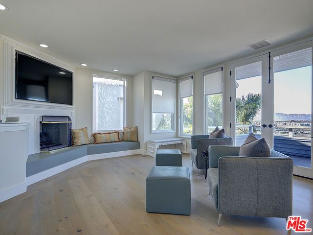 7800 Veragua Drive, Playa Del Rey, CA 90293