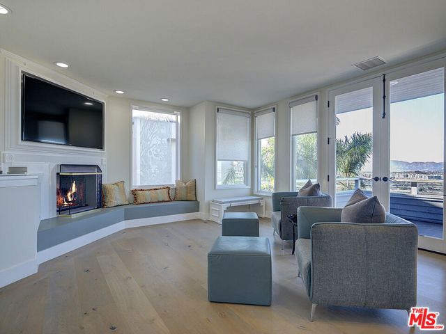 7800 Veragua Drive, Playa Del Rey, CA 90293