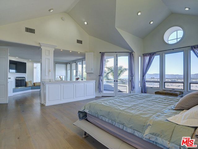 7800 Veragua Drive, Playa Del Rey, CA 90293