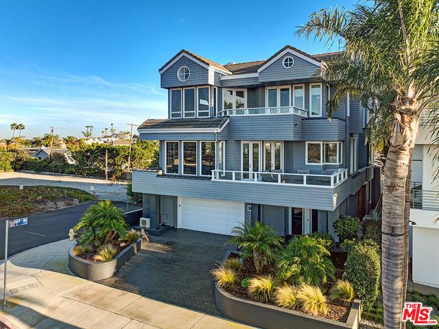 7800 Veragua Drive, Playa Del Rey, CA 90293
