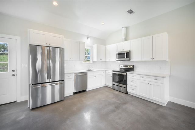 500 Harmon Hills CV E, Dripping Springs, TX 78620