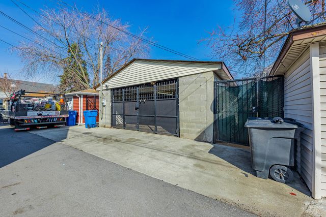 5238 S Francisco Avenue, Chicago, IL 60632