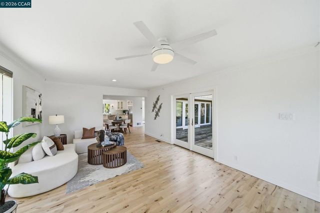 102 Hillcrest Dr, Orinda, CA 94563