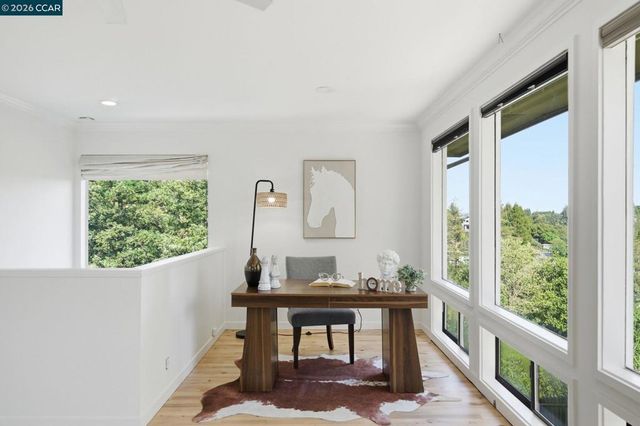 102 Hillcrest Dr, Orinda, CA 94563