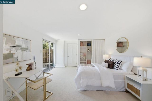 102 Hillcrest Dr, Orinda, CA 94563