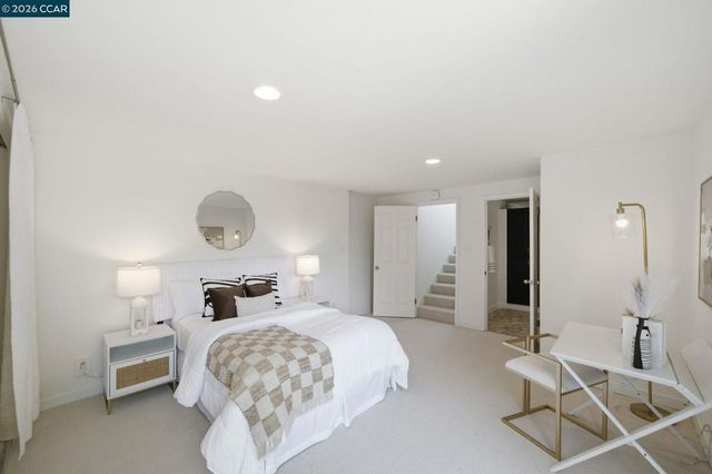 102 Hillcrest Dr, Orinda, CA 94563