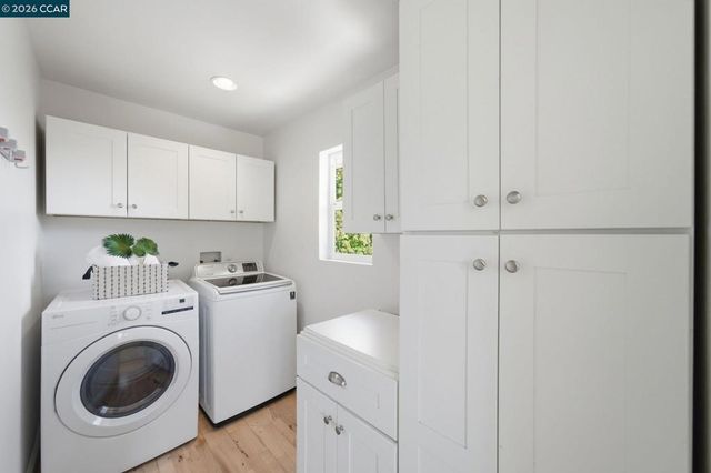 102 Hillcrest Dr, Orinda, CA 94563