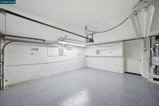 102 Hillcrest Dr, Orinda, CA 94563