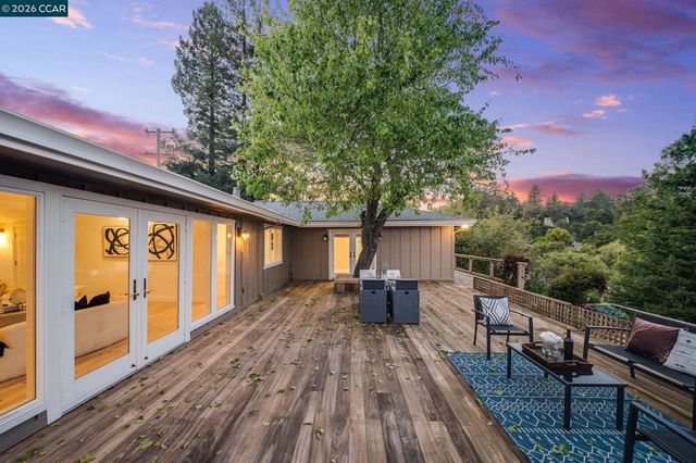 102 Hillcrest Dr, Orinda, CA 94563